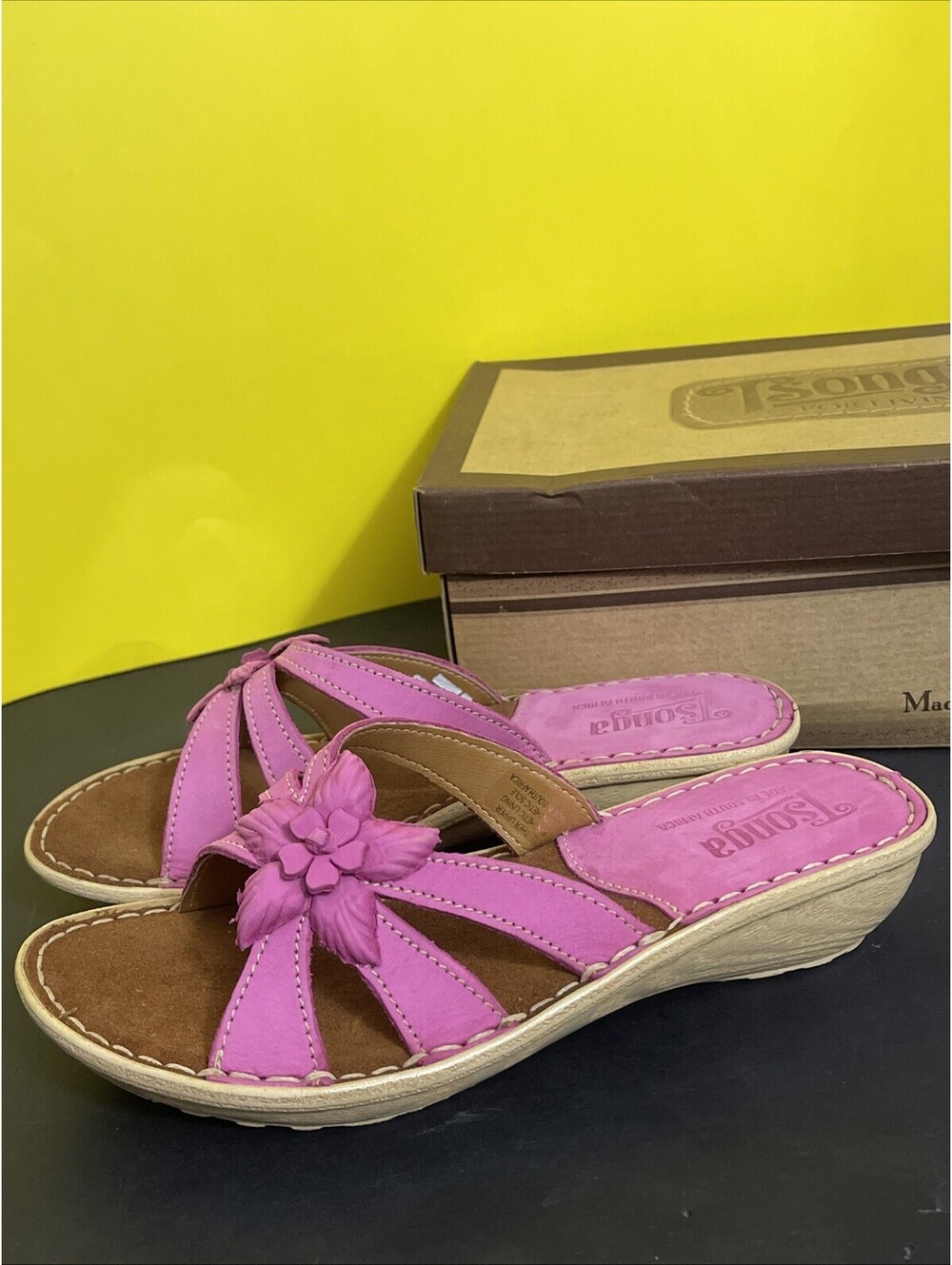 Tsonga Women's Leather Pink Sandals Size 7 New In Box